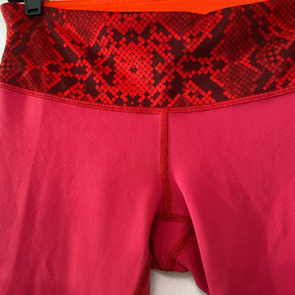 Lululemon Women's Leggings Wunder Under Cropped Reversible Ziggy Snake Red Tide8 - Picture 4 of 13